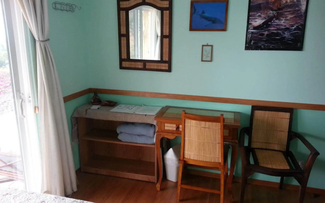 Mango Sunset Bed and Breakfast