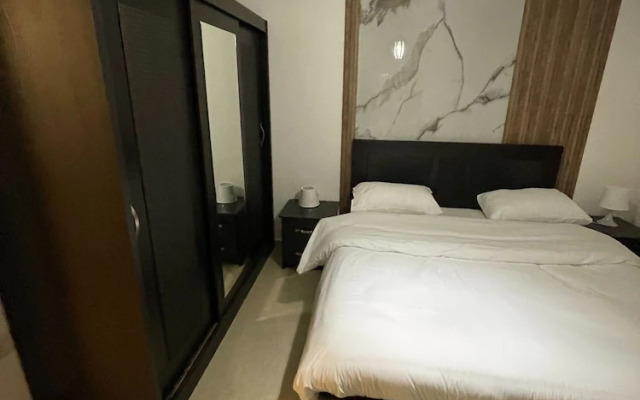 Apartment With Modern Amenities