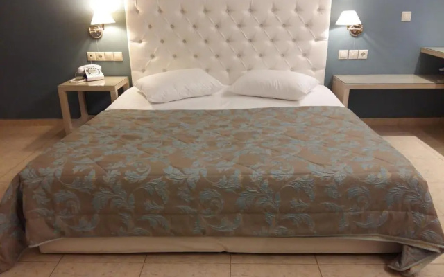 Viaros Hotel Apartments