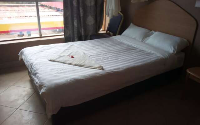 Summit Guest House & Grill