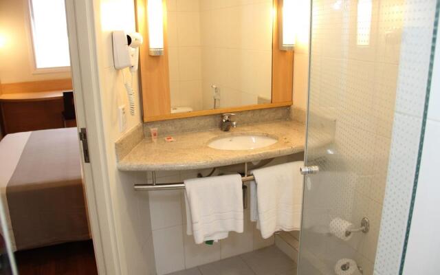 ibis Montes Claros Shopping