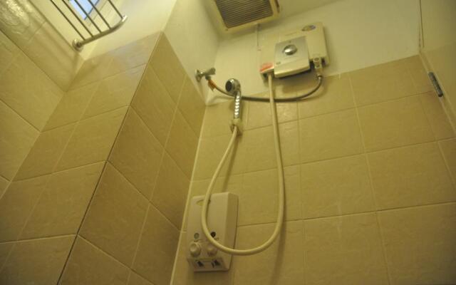 Check Inn Hostel @Phromphong