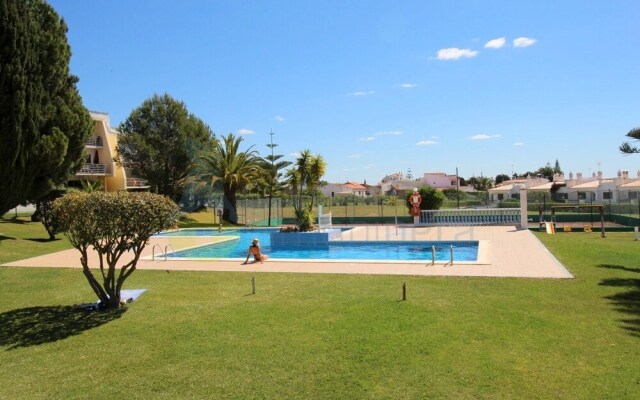 Appt With Large Terrace And Pool - Porches