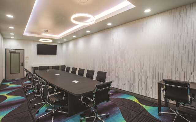 La Quinta Inn & Suites by Wyndham Lubbock South