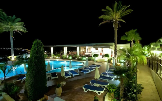 Pefkos Blue Hotel