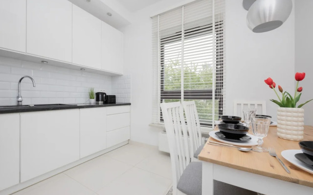 Nad Brzegiem Wisły Warszawa by Renters