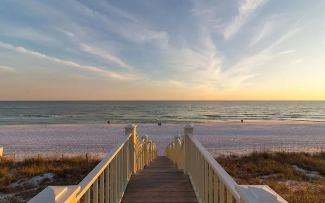 Breakers 3 Bedroom Home by RedAwning