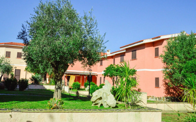 Apartment in Cannigione with garden