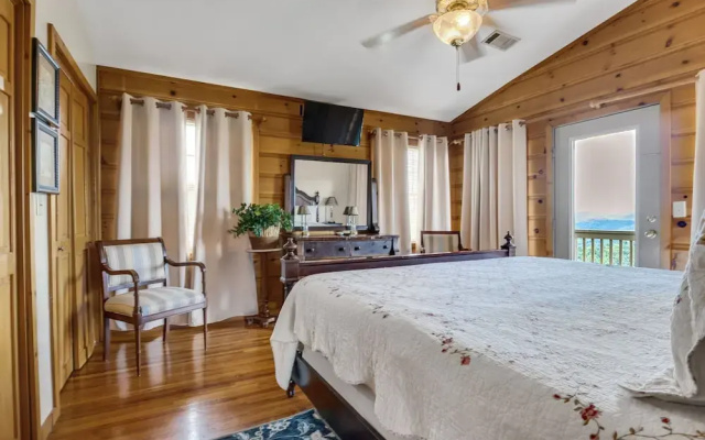 4BR Mountain View Cabin