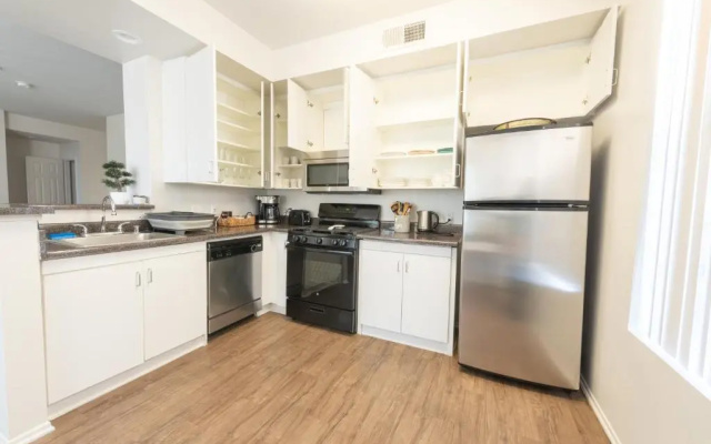Elite 2BR Apartment at Venice Marina Del Rey