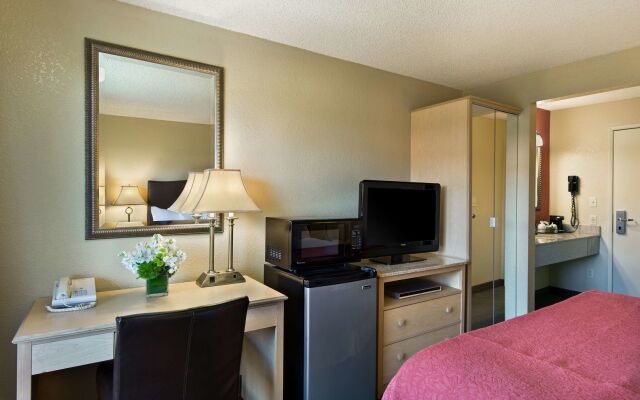 Oxnard Inn Lancaster