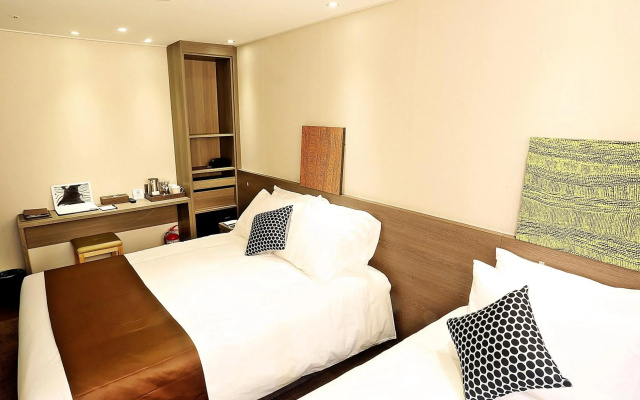 Grandmillions Hotel