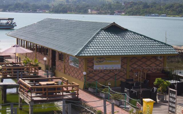 Toba Village Inn