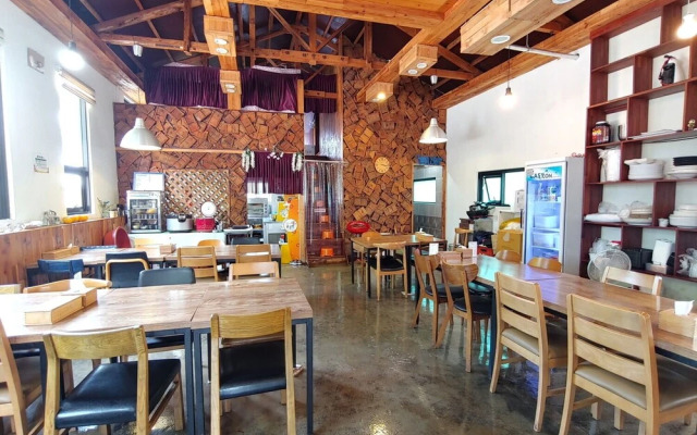 Jeju Halla and Tam Pension