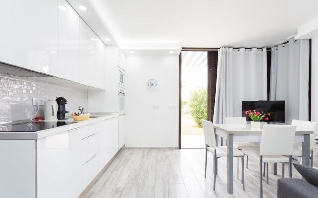 241. Quite Bungalow with Terrace and Barbecue