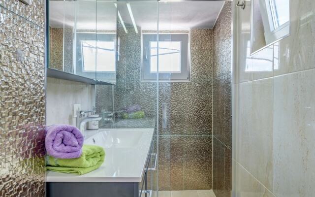 Apartment in Arbanija With Terrace