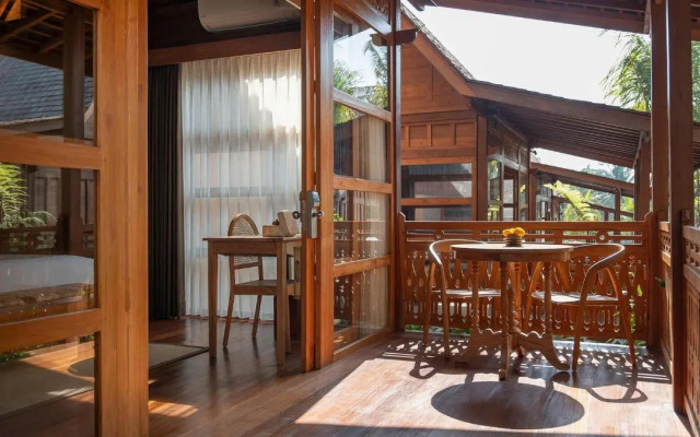 Unagi Wooden Villa by Emana