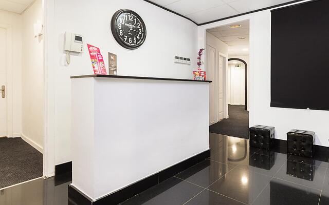 Hostal Gran Via 63 Rooms