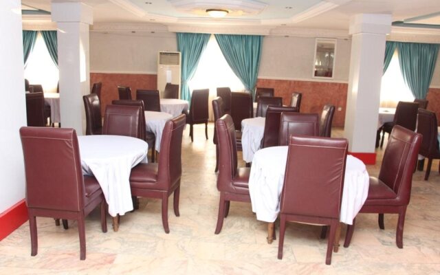 Tauba Hotel