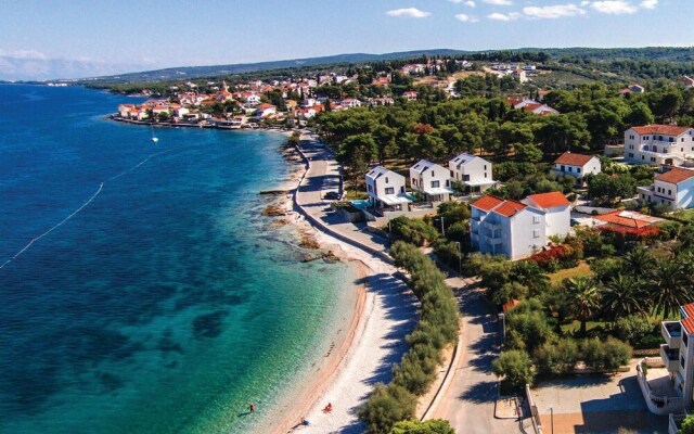 Beautiful Apartment in Sutivan With 2 Bedrooms and Wifi