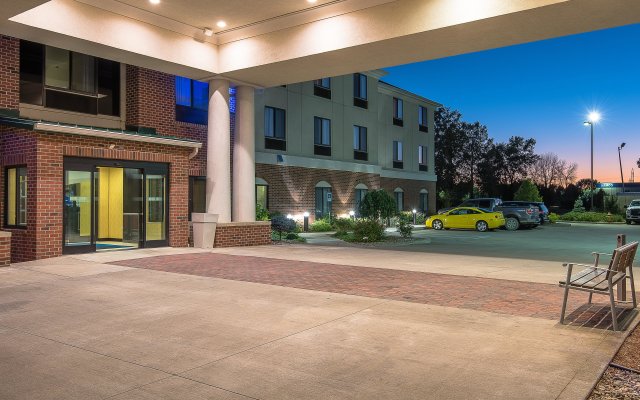 Holiday Inn Express & Suites Lafayette East, an IHG Hotel