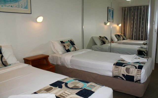 84 The Spit Holiday Apartments