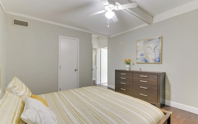 Walk to Beach: Galveston Vacation Rental!
