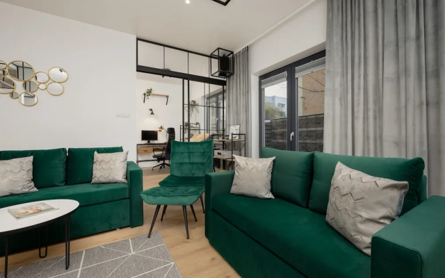 Warsaw Apartment With Terrace by Renters