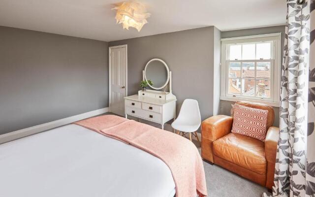 Host Stay One Mulgrave Place