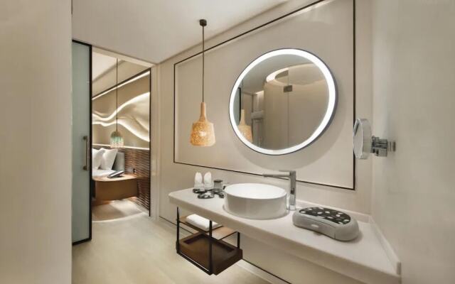 Silver Sands Hotel By RìChū