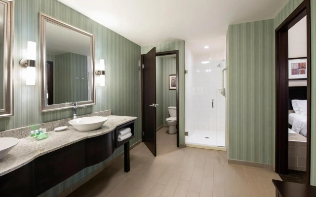 Holiday Inn Hotel & Suites Saskatoon Downtown by IHG