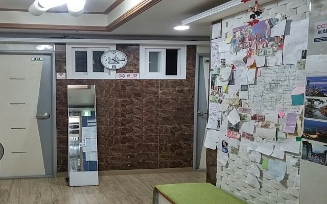 Girls Generation Hostel