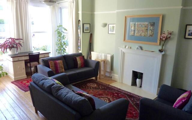 Derrin Guest House