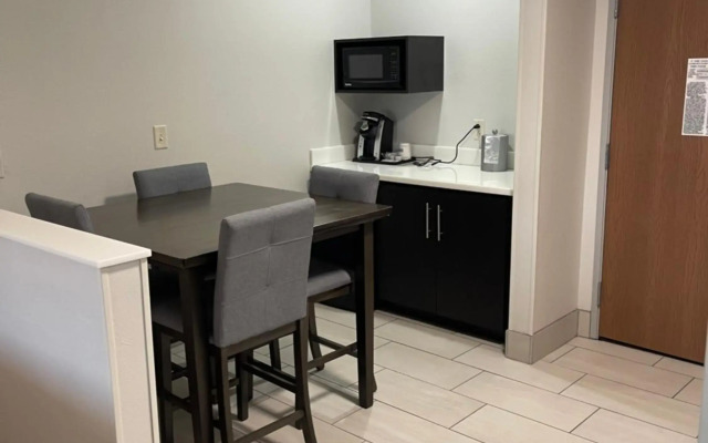 Holiday Inn Express Hotel & Suites Las Vegas by IHG
