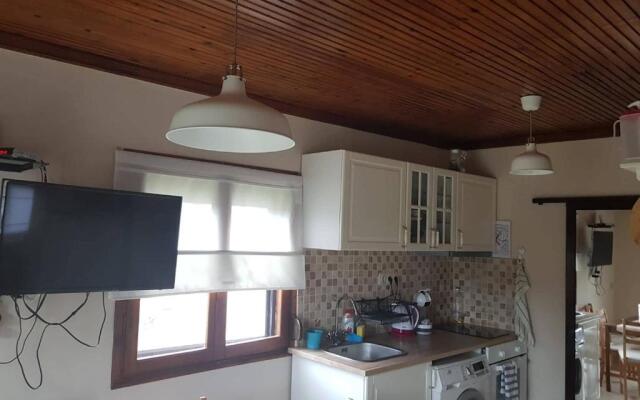 Omonia Beach House 2