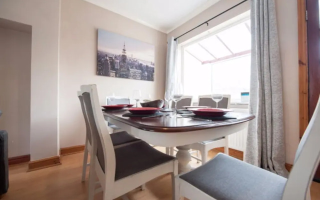 Holiday Home - Sleeps 7