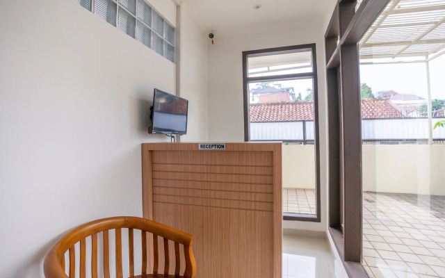 Super OYO 3209 Hegarbudhi Residence