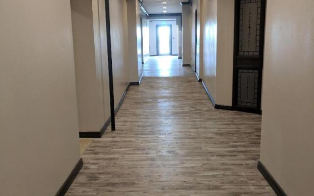 Royal Inn and Suites