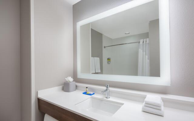 Holiday Inn Express Surprise by IHG