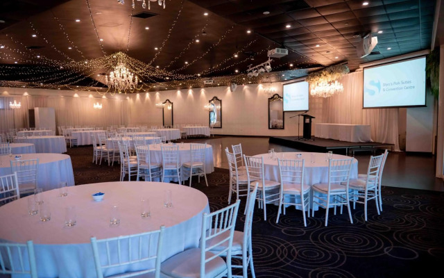 Sfera's Park Suites & Convention Centre