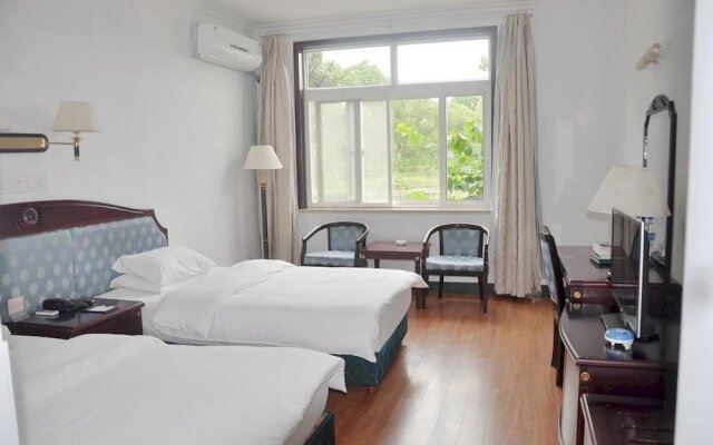 Shanghai Juyuan Holiday Village