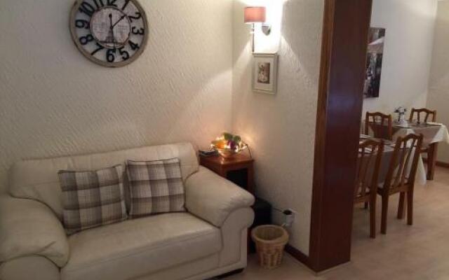 Southfork Villa Guesthouse (Adults Only)