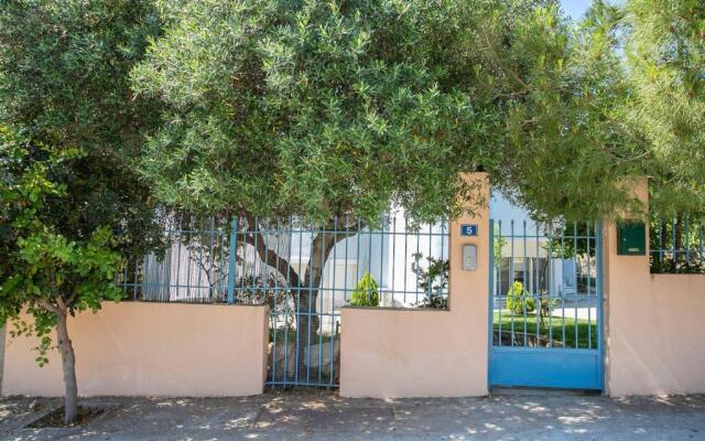 Anavyssos 1 bedrm 4 prs flat 5min walk from Beach