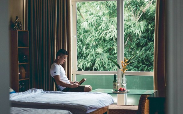 Hillside Homestay Hue - Triple Room top Apartment