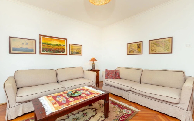Sky Breeze Apartment