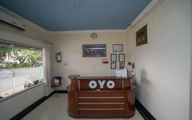 OYO 448 Hotel Central
