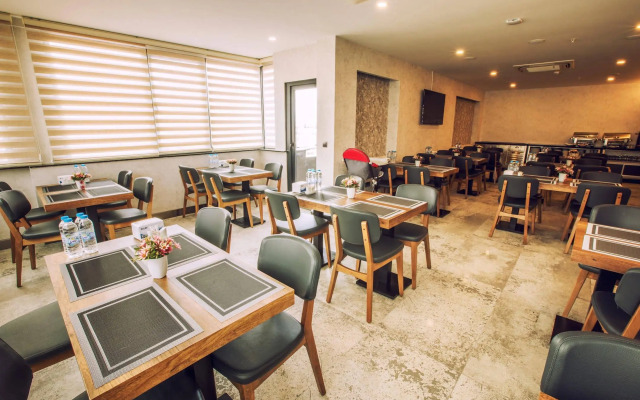 Life Point Hotel