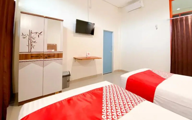 Falah Residence Syariah by OYO Rooms