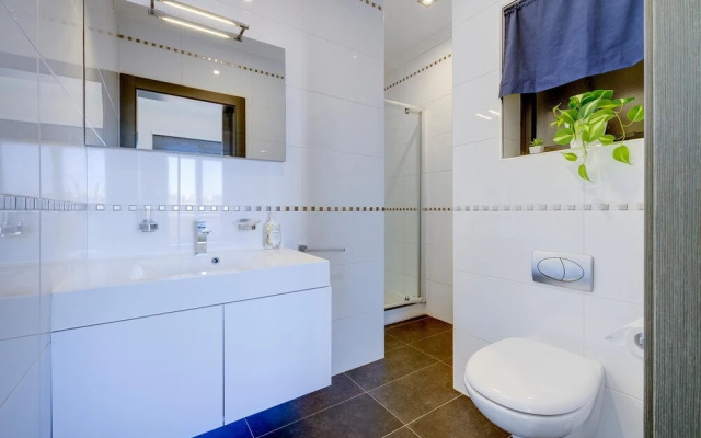 Perfect Location Idyllic 2BR Apartment