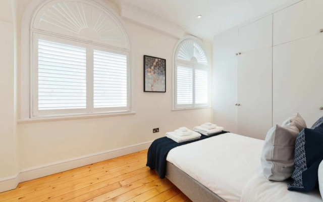 Bright and Airy 3 Bedroom Near Trafalgar Square